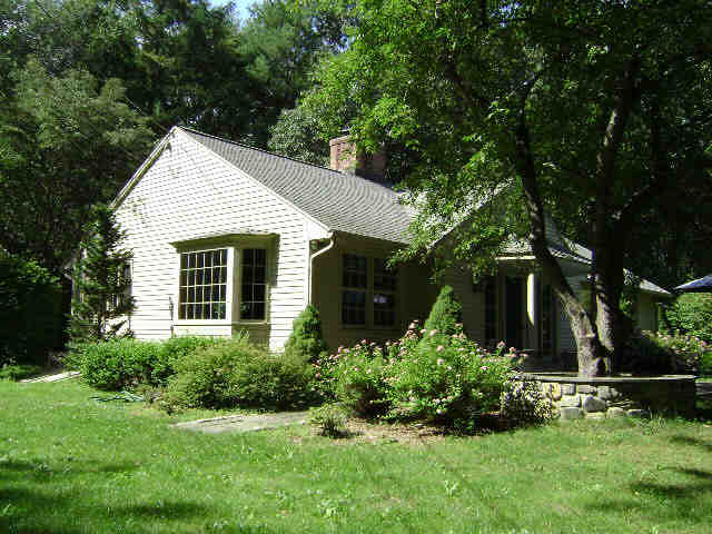 Building photograph for 54 NETTLETON HOLLOW RD
